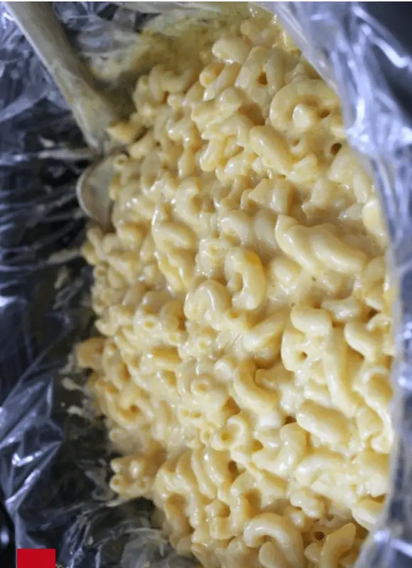 Slow Cooker Macaroni and Cheese
